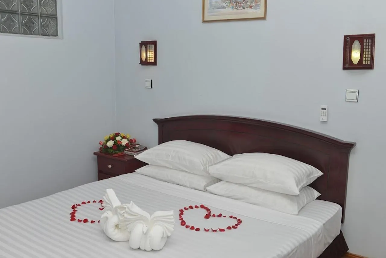 Summer Palace Hotel Γιανγκόν 2*,  Μιανμάρ