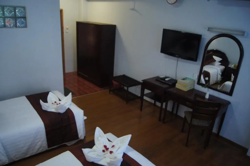 Summer Palace Hotel Γιανγκόν 2*,  Μιανμάρ
