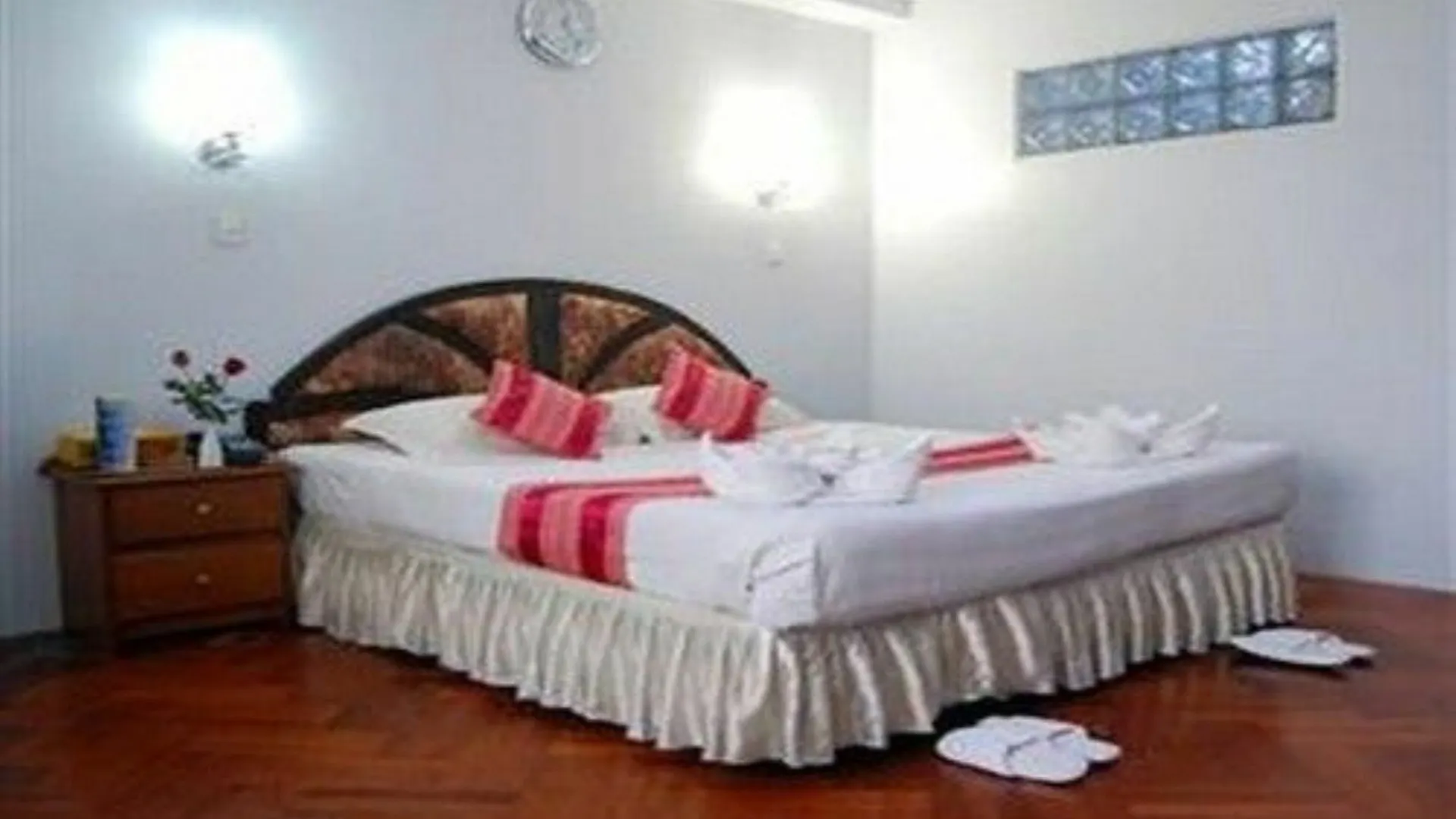Πανσιόν Summer Palace Hotel Γιανγκόν