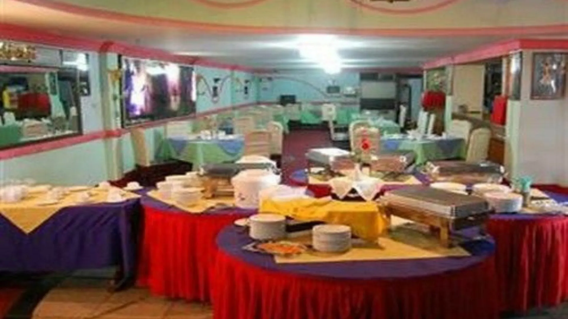 Summer Palace Hotel Γιανγκόν Πανσιόν