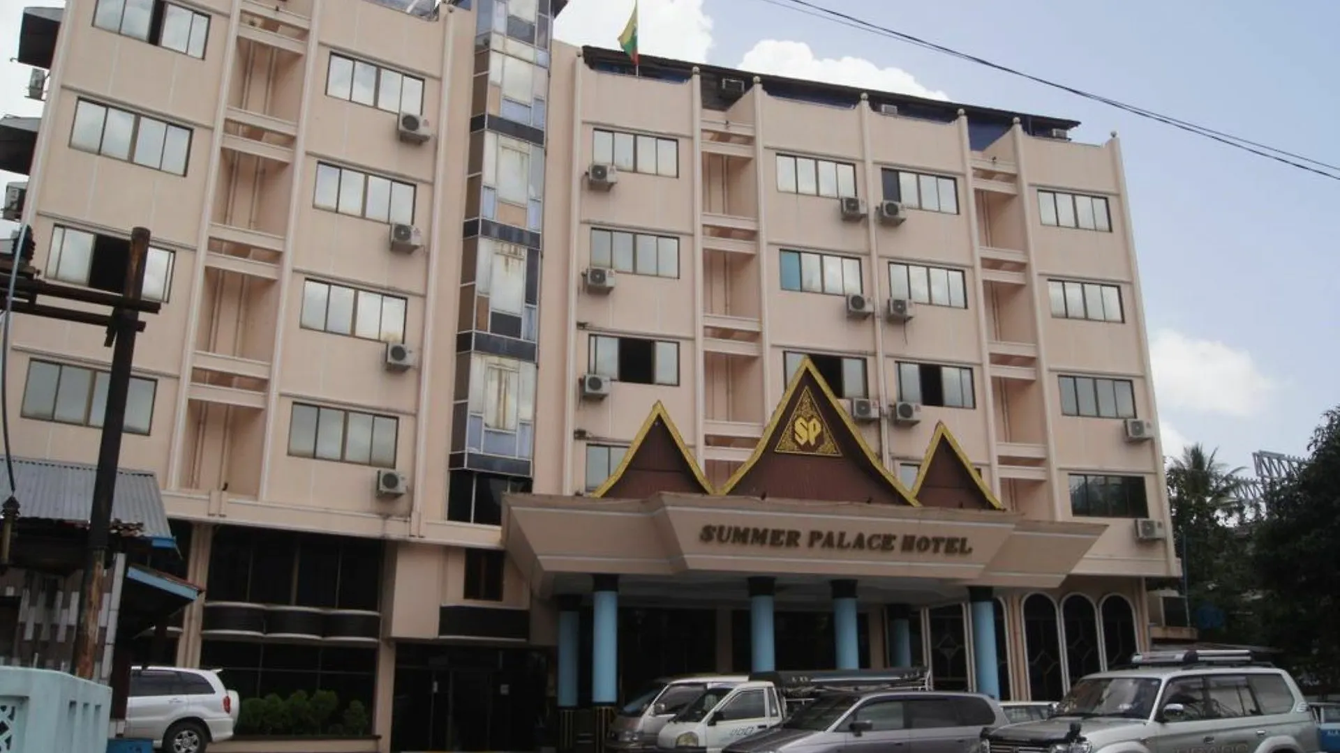 Summer Palace Hotel Γιανγκόν